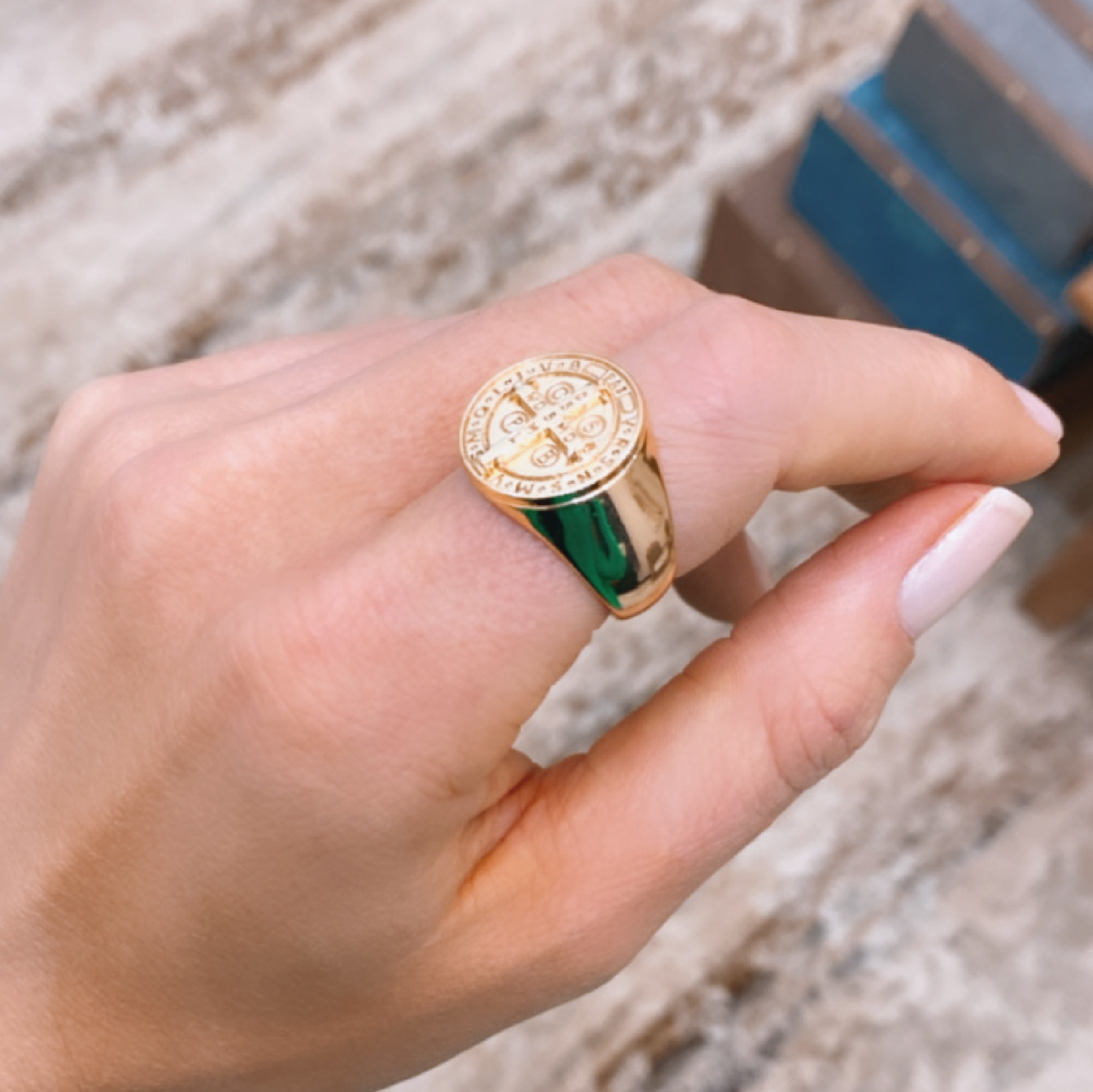 Anel São Bento Dourado