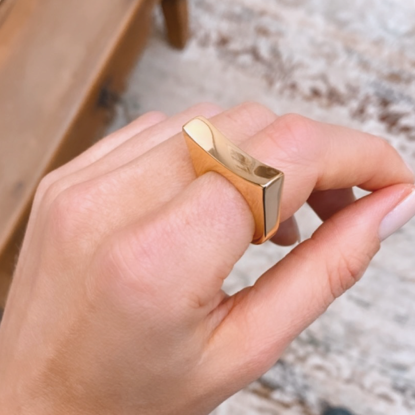 Anel Quadrado Dourado