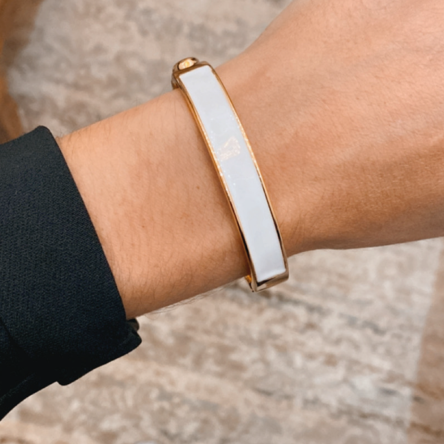 Pulseira Bracelete Resinado Preto/Branco